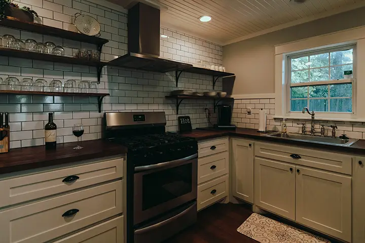 a tidy oven exploited